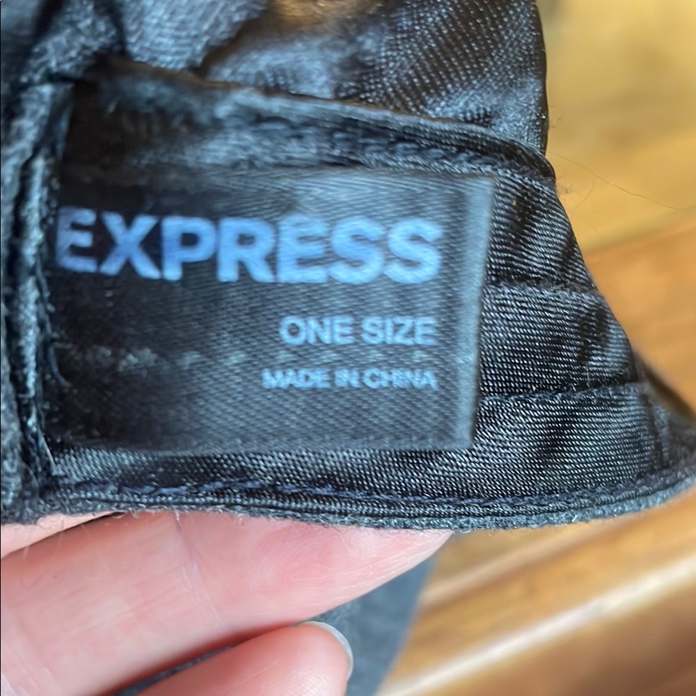 Express Wool Cap - Picture 2 of 5